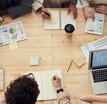 Equipo de marketing trabajando