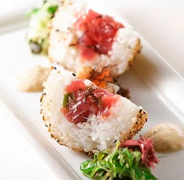Ahi poke musubi | © Cookingwiththehamster