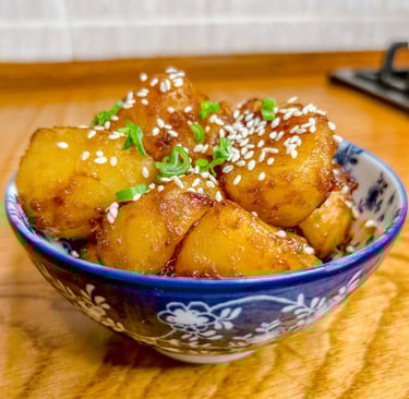 Gamja jorim - patate glassate alla soia e al miele | © Cookingwiththehamster