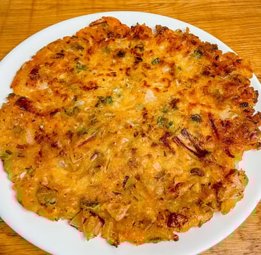Kimchi jeon | © Cookingwiththehamster
