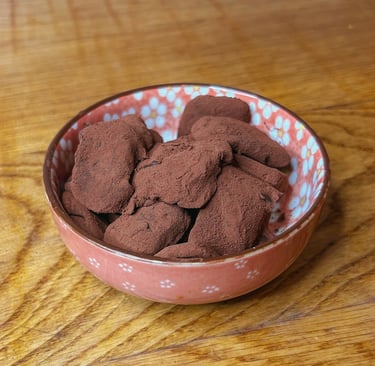 Tartufini hojicha e cioccolato | © Cookingwiththehamster