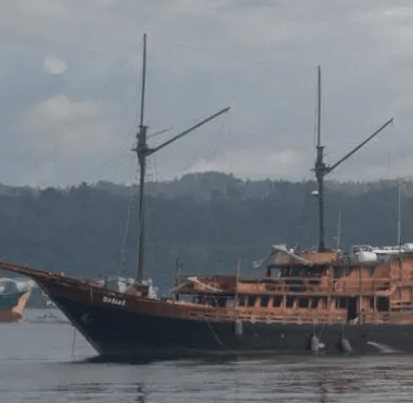 Pinisi Boat
