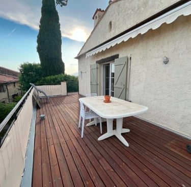 Appartement T2 balcon vue panoramique à vendre Montauroux REF019 — Agence des Ormes