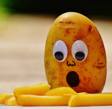 Humour. Une pomme de terre finissant en frite.