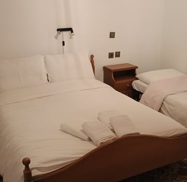 Nakou's House bedroom exra bed