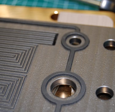 Graphite bipolar plate for hydrogen polymer electrolyte fuel cells