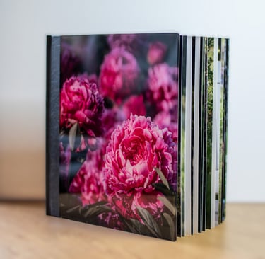 Delux fotoalbumas, akrilinis viršelis su juoda dirbtine oda, 30x30 formatas, 26 psl.