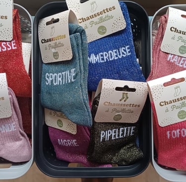 Chaussettes paillettes "gourmande, "bombasse", "canon", "sportive", "emmerdeuse", "pipelette"...
