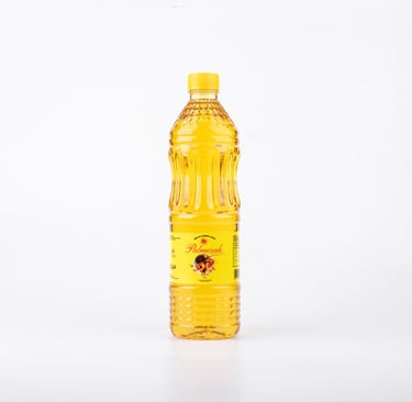 Minyak goreng Palmerah 1 liter, minyak jernih untuk menghasilkan gorengan renyah dan lezat.