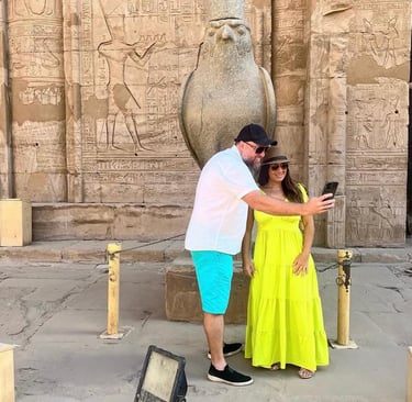 Temple of Edfu ,crucero por el río Nilo , viaje a Egipto con Hadi, guía egiptólogo que habla español y portugués,ViajaEgipto.