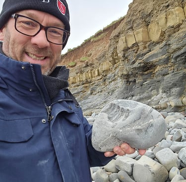 Yet another fossil holding a fossil