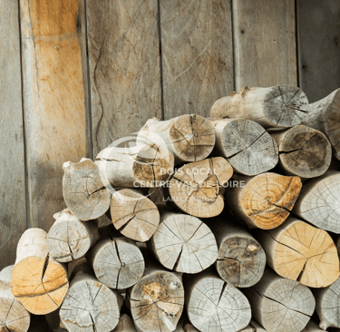 empilement d'un tas de bûches