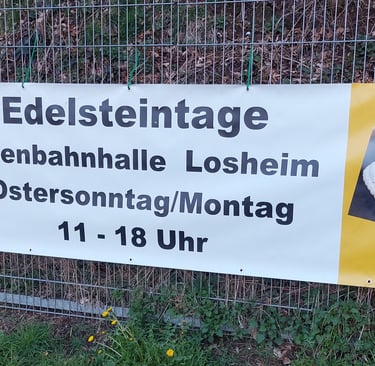 Ein Banner, der die Edelsteintage Losheim bewirbt