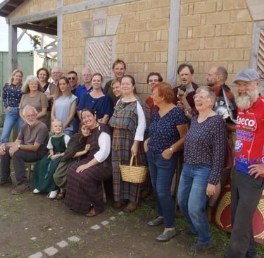 Groepsfoto team met reenactors en bezoekers Romeinenluch © Gemina project