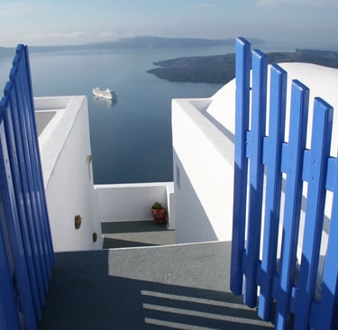 les îles grecques ou cyclades destinations pas chères sures et et pas loin