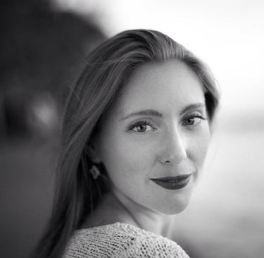 layla-claire-soprano-headshot.jpg