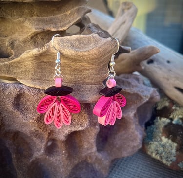 Contemporary pair of handmade quilled paper earrings in pink and black hues. Hypoallergenic.