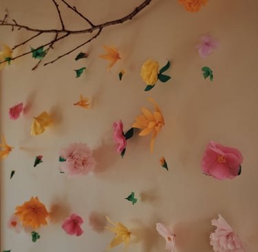 Rideau de fleurs en papier