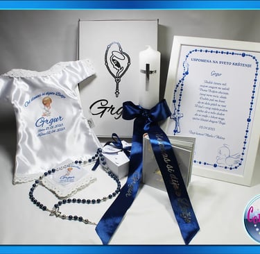Krsni set za krštenje s personaliziranom košuljicom i krunicom