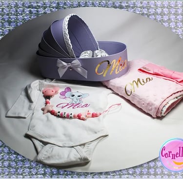 Personalizirana kolijevka poklon za bebe Cornelly