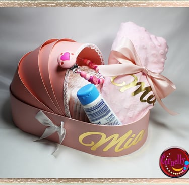 Unikatna poklon kolijevka za bebu s personaliziranim detaljima