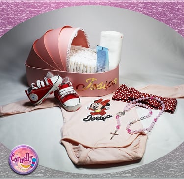 Unikatna poklon kolijevka za bebu s personaliziranim detaljima
