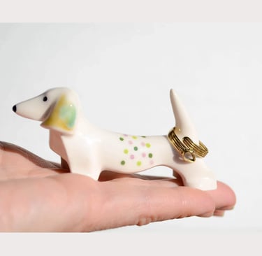 Figurine Dog,Sausage Dog,Dachshund Gift,Ring Holder,Wedding Ring Holder,Dog Ring Holder,Ring Holder 