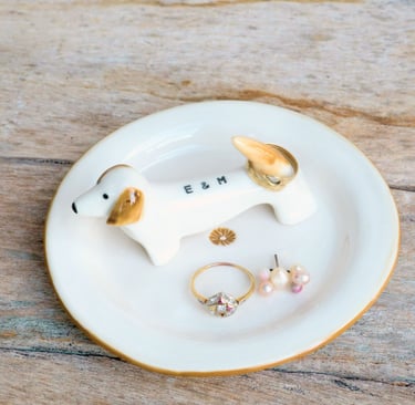 Dachshund Ring Holder Porcelain, Desk Pet, Doxie, sausage wiener, Dog Ring Holder, Dog Lover Gift, j