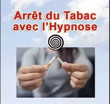 Deux mains qui tiennent une cigarette entre les pouces et les index et la cassent en 2 morceaux