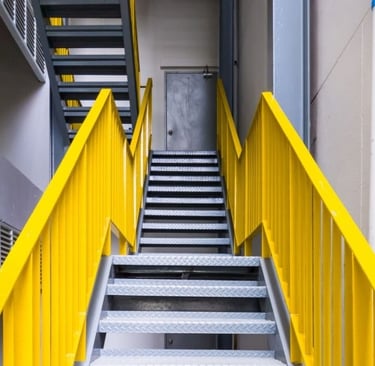Escadas metálicas na Barra da Tijuca, Recreio e Jacarepaguá, RJ.7