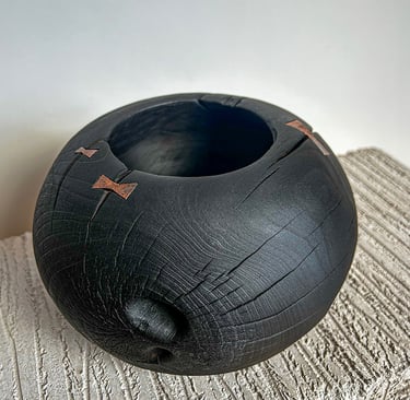 Wood and copper bowl. Wabisabi interior. Interior design. Minimal design. Brighton. 