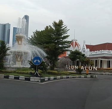 Wisata Alun Alun Kota Pahlawan Surabaya