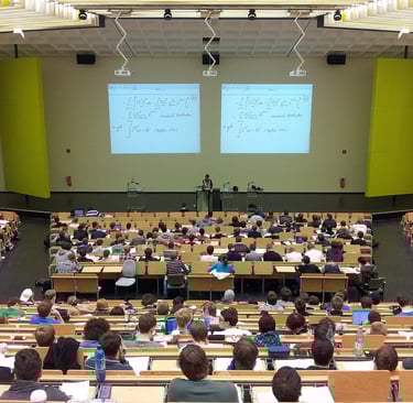 amphithéâtre pour conférence sommeil animée par Sophie Jobbé-Duval puéricultrice spécialisée sommeil