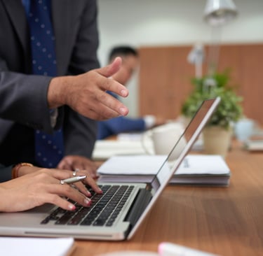 Kerja sama dan transformasi digital dalam proyek eGovernment di Indonesia.