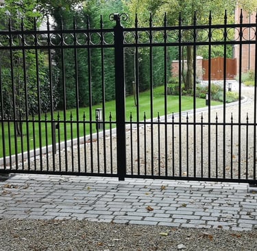 Residential electric gate installers Belfast. Belfast electric gate company