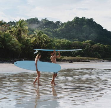 Couple retreat santa teresa, costa rica. Surf lessons