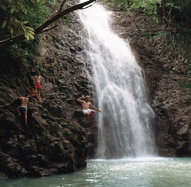 Friends Vacation Santa Teresa, Costa Rica. Montezuma waterfalls