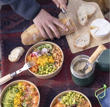 aliments sur tapis picnic