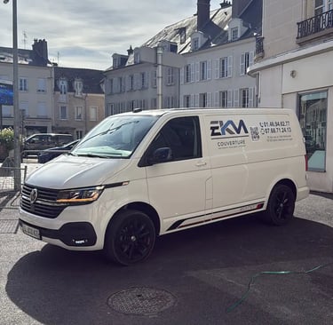 Véhicule de couvreur à Saint-Germain-en-Laye — intervention en centre-ville (78)
