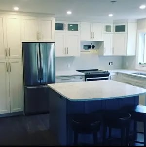 Custom white kitchen with island – Penticton project