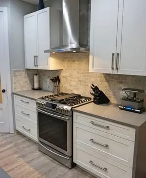 Modern white kitchen cabinets installed in Vernon – KitchenRTA.ca