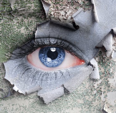 Niebieski oko kobiety poddane obróbce graficznej.