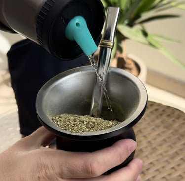 como cebar el mate