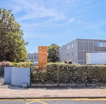 entrée du lycée professionnel Louis Armand