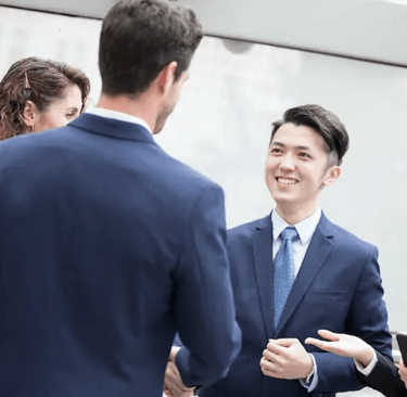 Un Chinois qui intègre une entreprise française avec optimisme