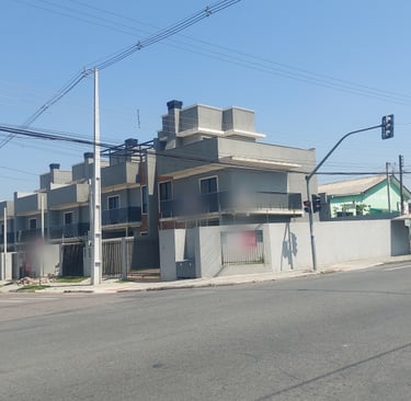 Sobrado triplex no Uberaba, otima localização.