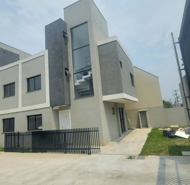 Sobrado Triplex no Uberaba. - Otima localização.