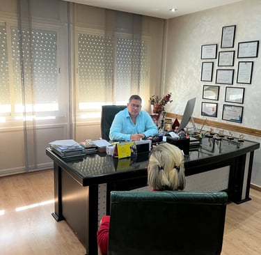 Pr el hamaoui en consultation addictologie dans son cabinet