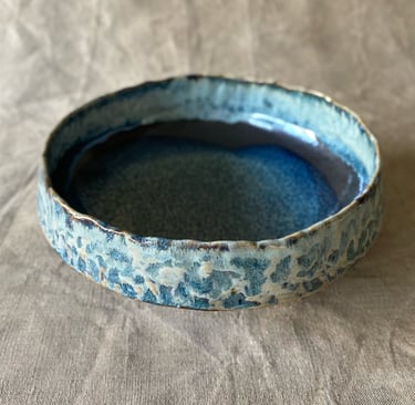 grand plat de service en céramique bleue