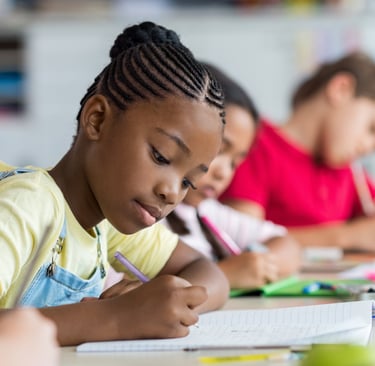 mon enfant écrit mal et lentement